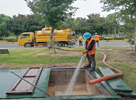 吉阳镇化油池清理